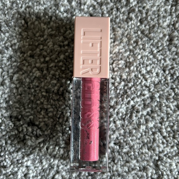 Maybelline Other - MAYBELLINE 005 petal lip gloss with hyaluronic acid plumping gloss